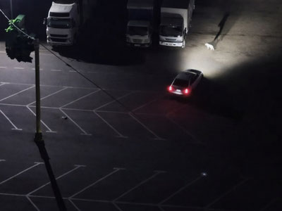 'Тошкентда эркаклар машина билан кучукларни босиб кетмоқчи бўлди'ning rasmi