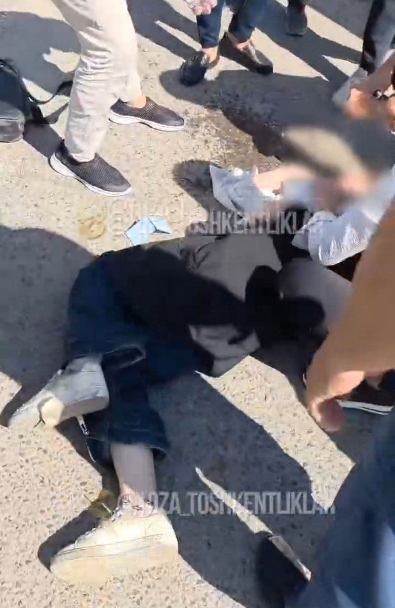 Изрображение 'В Ташкенте при столкновении со Spark водитель BYD потерял управление и сбил пешехода'