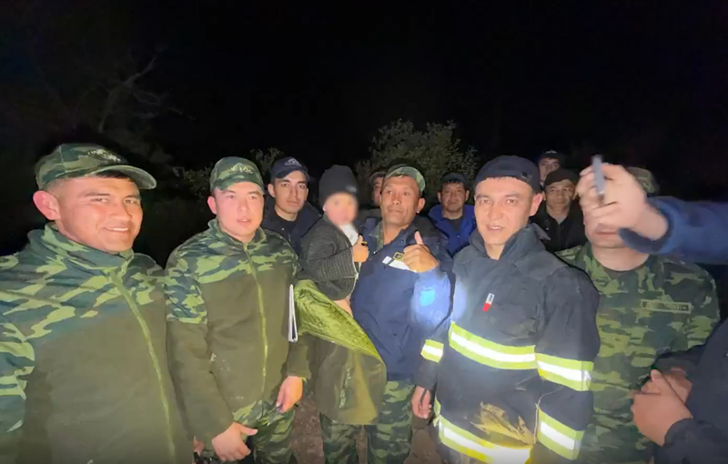 Изрображение 'Спасатели 6,5 часов искали забытого в горах Ташкентской области ребенка'