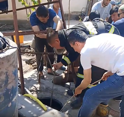 Изрображение 'В Андижане спасатели вытащил из колодца потерявшего сознание мужчину'