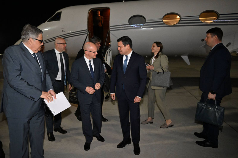 Изрображение 'Первый замглавы Администрации Президента РФ Сергей Кириенко прибыл в Узбекистан'