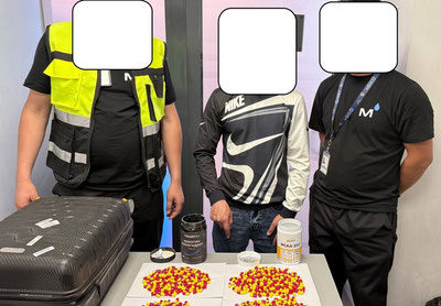 Image of 'Drugs disguised as "sports nutrition" were exposed at the airport.'