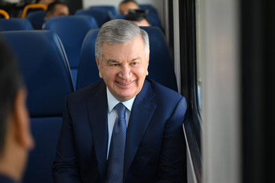 'Фарғона водийсида янги электропоезд қатнови йўлга қўйилди'ning rasmi