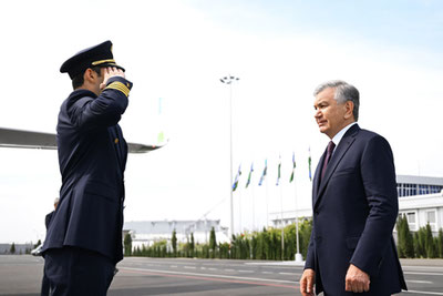 'Шавкат Мирзиёев Фарғона аэропортини модернизация қилиш концепцияси билан танишди'ning rasmi