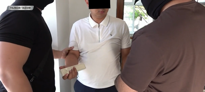 Изрображение 'В Сырдарьинской области задержан налоговик, требовавший взятку ... золотым украшением'