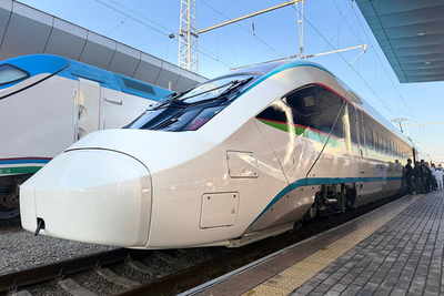 Image of 'Khiva to 7.5 hours: The high-speed train "Jaloliddin Manguberdi" completed its first journey.'