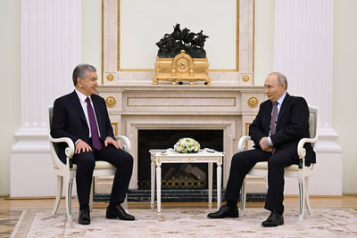 'Mirziyoyev va Putin Moskvada uchrashdi'ning rasmi