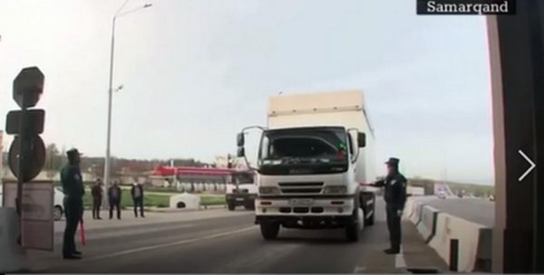 Задержан водитель грузовика, перевозивший людей из Ташкента в Хорезм